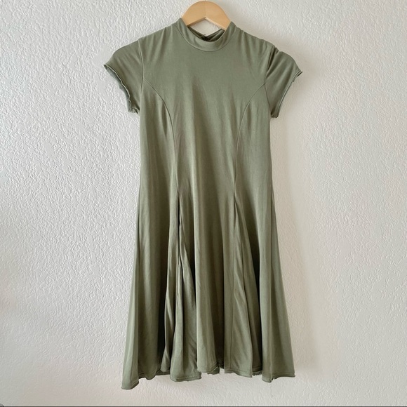 Urban Outfitters silence + Noise Green Keyhole Back Dress - Picture 1 of 3